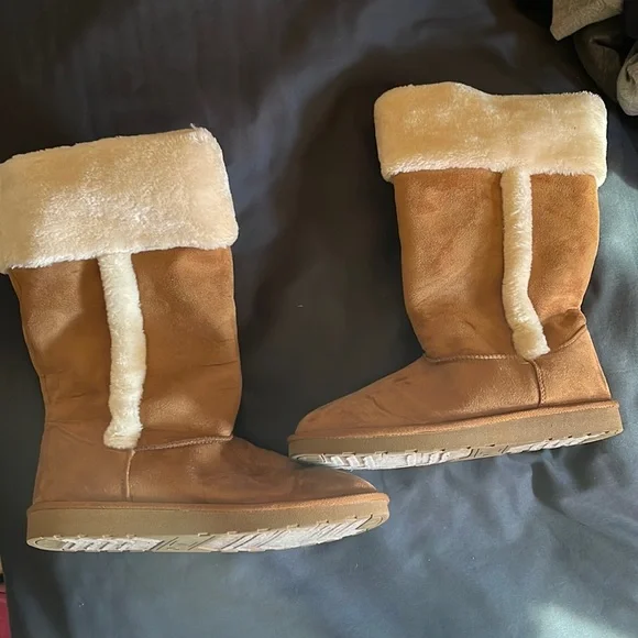 Shoes | Snow Boots Never Worn | Poshmark display picture 1